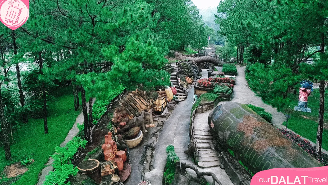 Đường hầm điêu khắc Đà Lạt