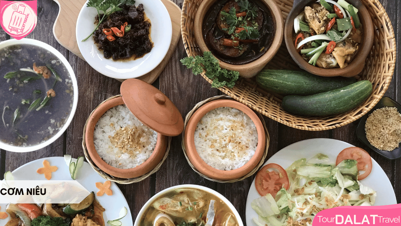 Du lịch Đà Lạt tháng 10 - Cơm niêu