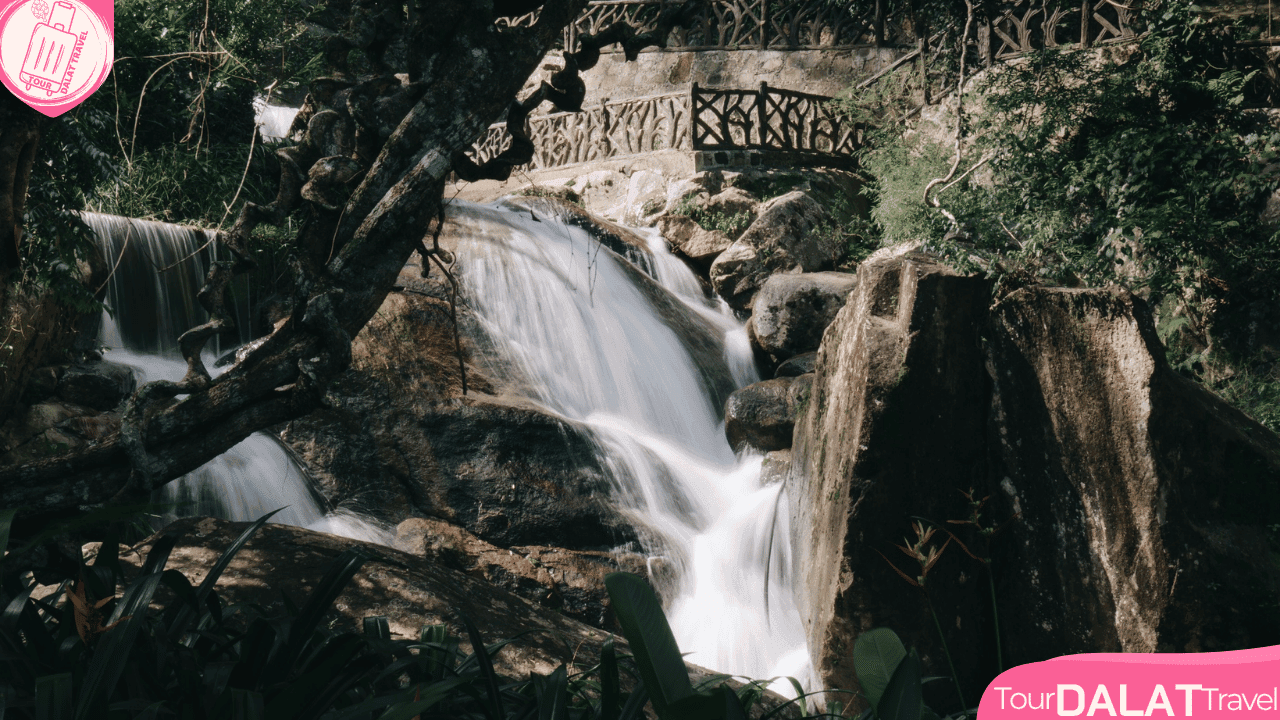 KDL Rừng thông núi voi Đà Lạt-thác 7 tầng